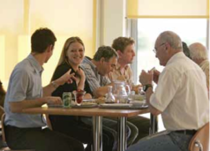 Les diffe?rentes formes de commensalite? e?tudie?es au sirha