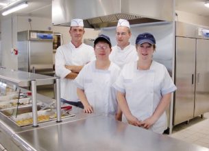 Tenues de travail : des vêtements fonctionnels, mais aussi vecteurs d’image