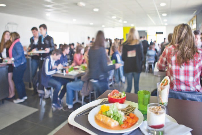 Des lycéens acteurs de leur repas avec Croq’Miam