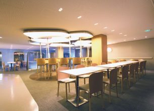 Mobilier et vaisselle au service d’une vraie pause