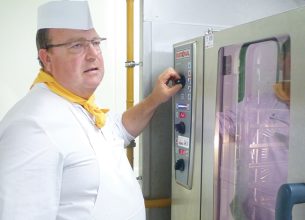 Le temps du repas, un moment très soigné à l’Ehpad La Roseraie