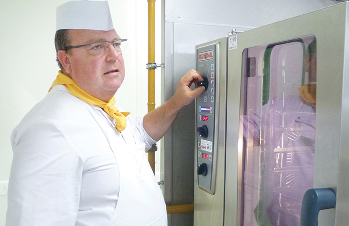 Le temps du repas, un moment très soigné à l’Ehpad La Roseraie