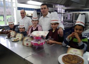 Audrey Roux remporte le concours Minitoques par Restoria