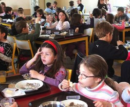 Chalon-sur-Saône : la fin du menu de substitution au porc toujours d’actualité à la cantine