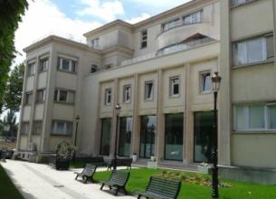 Une salle à manger dédiée aux résidents longue durée à l’hôpital de Puteaux