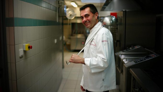 Pascal Boulay promeut les produits du Nord dans les lycées de Valenciennes