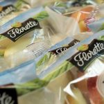 Les fruits frais prédécoupés préférés par les enfants à la cantine