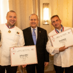 Benoît Flahault et Guillaume Gomez reçoivent le Trophée Gosset Celebris pour « l’Assiette Gourm’Hand »