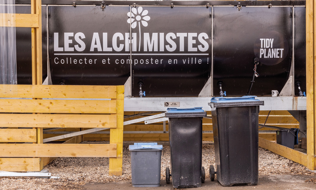 La transformation du déchet organique en compost avec Les Alchimistes