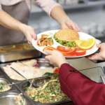 Jean-Michel Blanquer recommande la maison plutôt que la cantine quand c’est possible