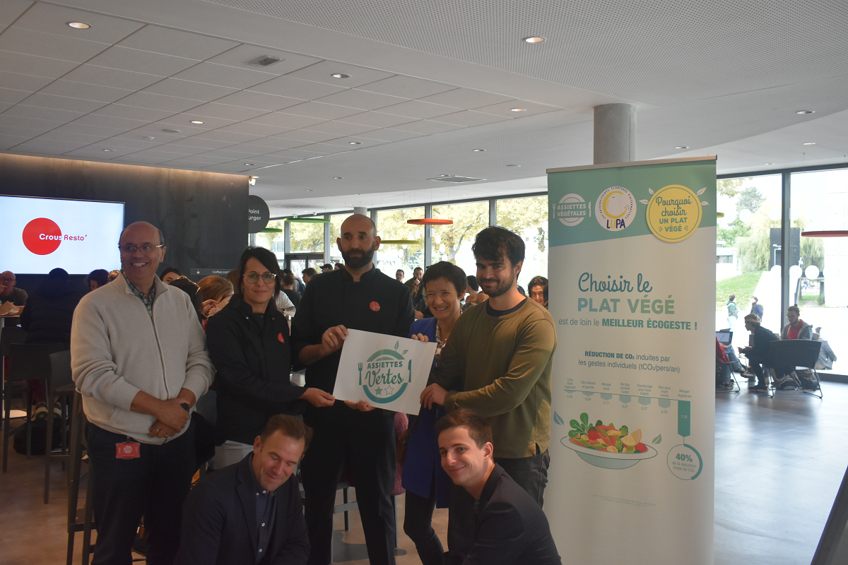 Le Crous de Grenoble reçoit le label Assiettes Vertes pour sa démarche végétarienne