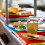 Nîmes et Pornichet instaurent la réservation de repas dans leurs cantines scolaires