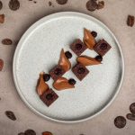 Un gâteau au chocolat en texture modifiée par Nutrisens