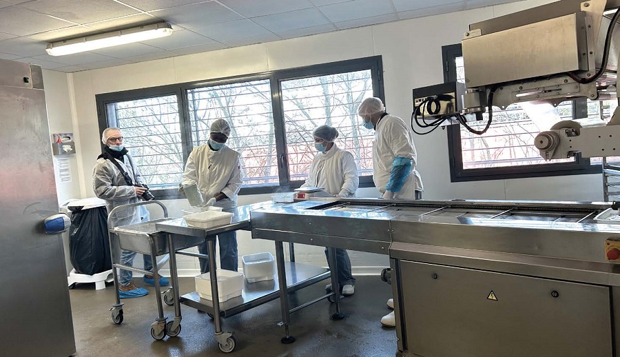 La cuisine centrale du collège Cesária Évora affiche des signes d’exemplarité