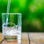 L’eau minérale naturelle 808 rachetée par Elior