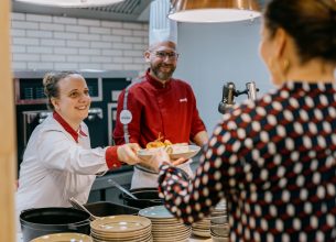 La valorisation des équipes est au coeur du nouveau numéro de Restauration Collective !