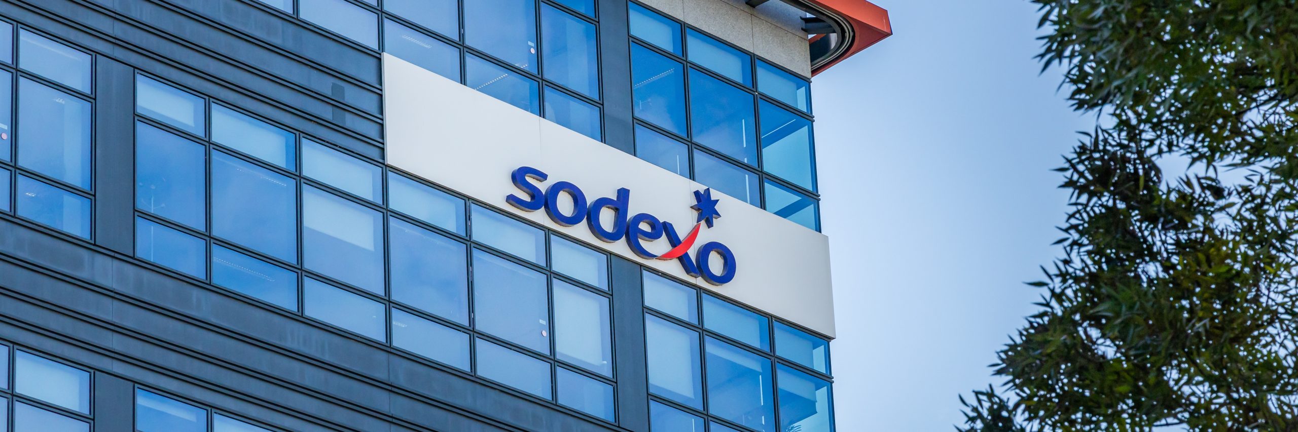  Sodexo relève ses prévisions après un troisième trimestre meilleur qu’attendu