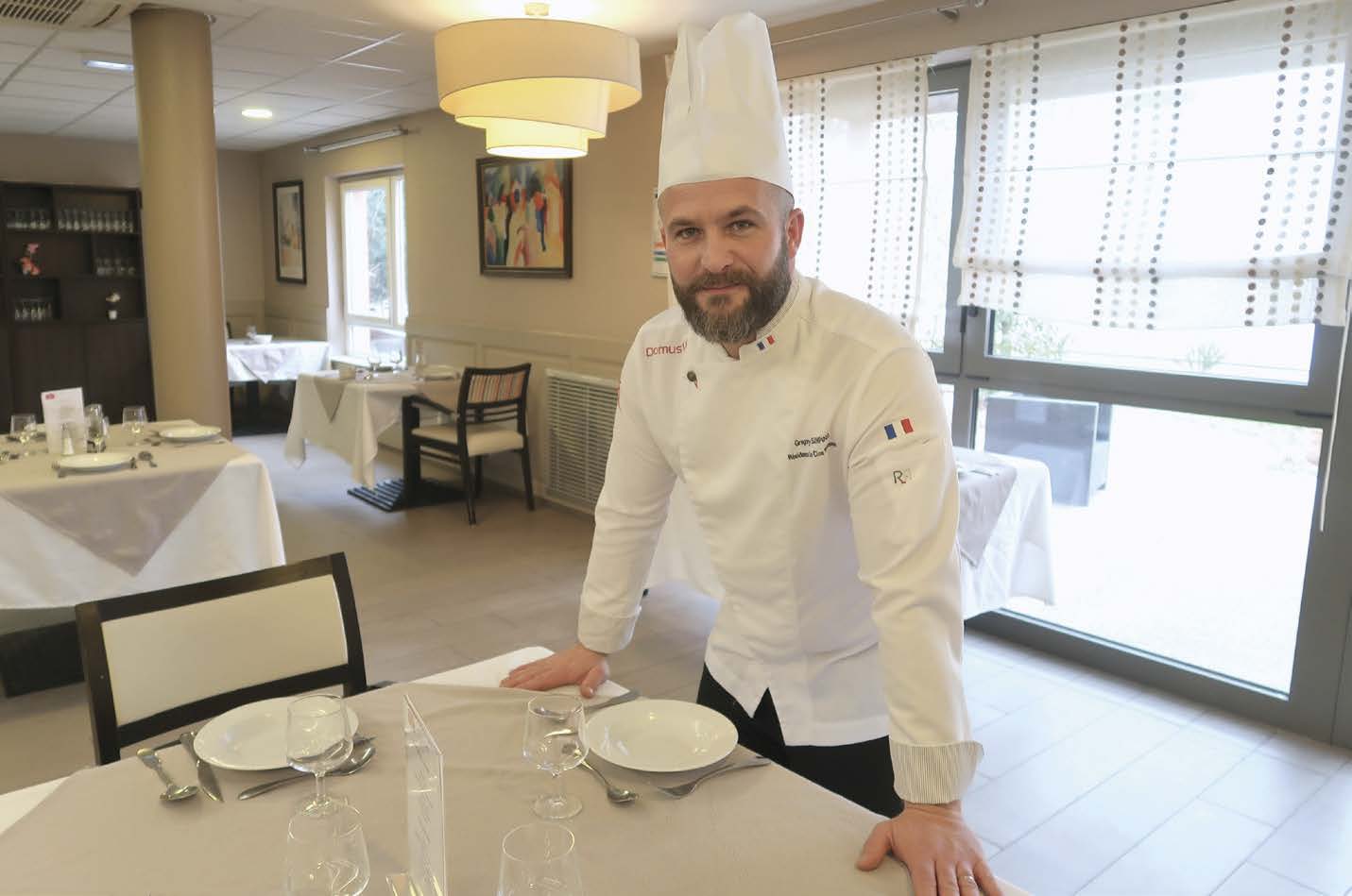 Grégory Sampino : Faire tomber les clichés sur la cuisine en Ehpad